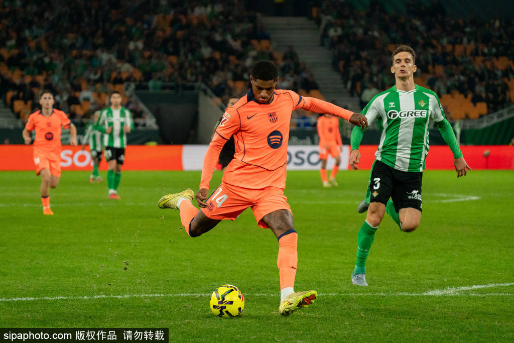 皇冠体育独家报道:西甲-进球大战!安东尼闪击费兰半场戴帽 巴萨5-3贝蒂斯 | 皇冠体育