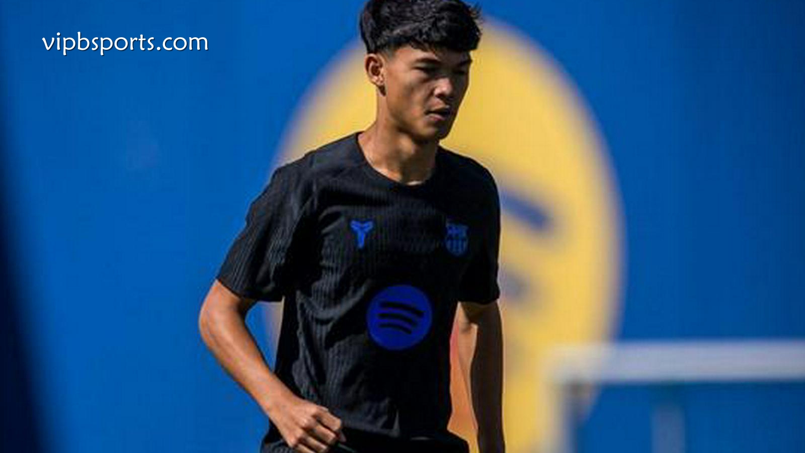 B体育深度解析 - 每体｜得知德罗即将离开巴萨后，弗里克情绪明显低落